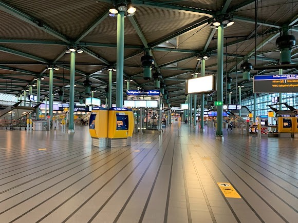 1. Amsterdam Schiphol (AMS) — The Gold Standard.jpg
