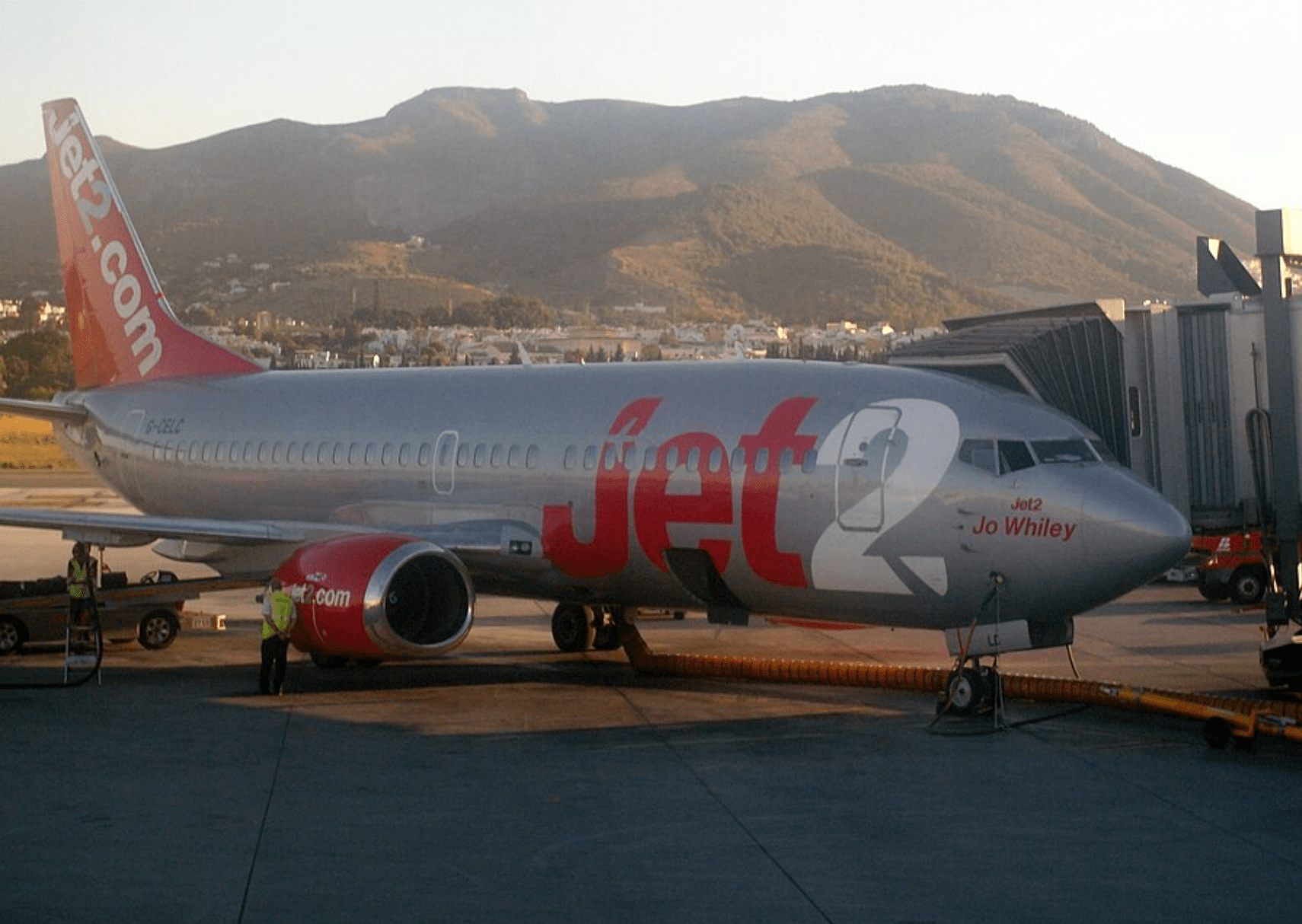 Jet2 emergency landing English Channel