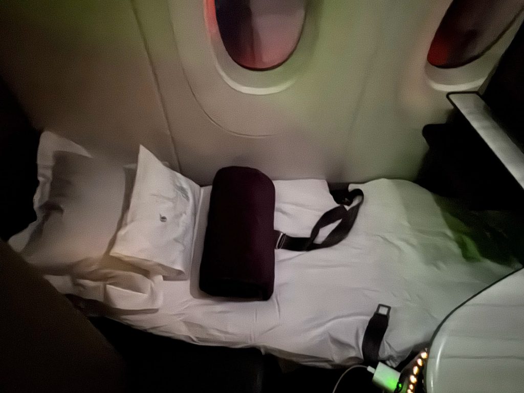 A Traveler's Guide to Qatar Airways' A350-1000 Qsuite Experience
