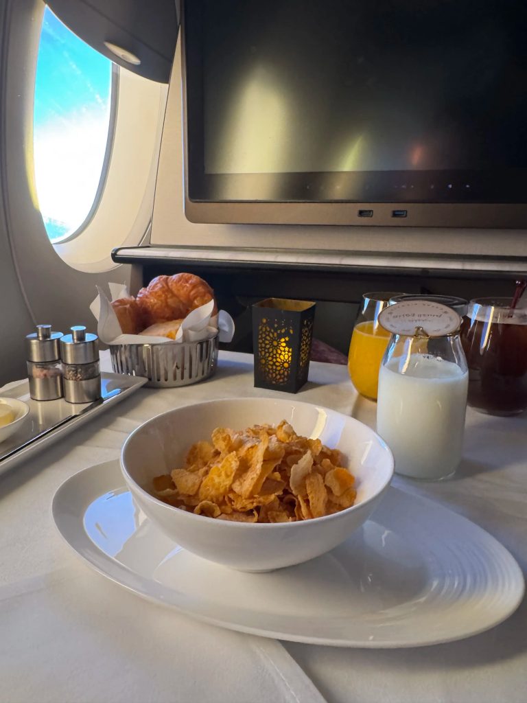 A Traveler's Guide to Qatar Airways' A350-1000 Qsuite Experience
