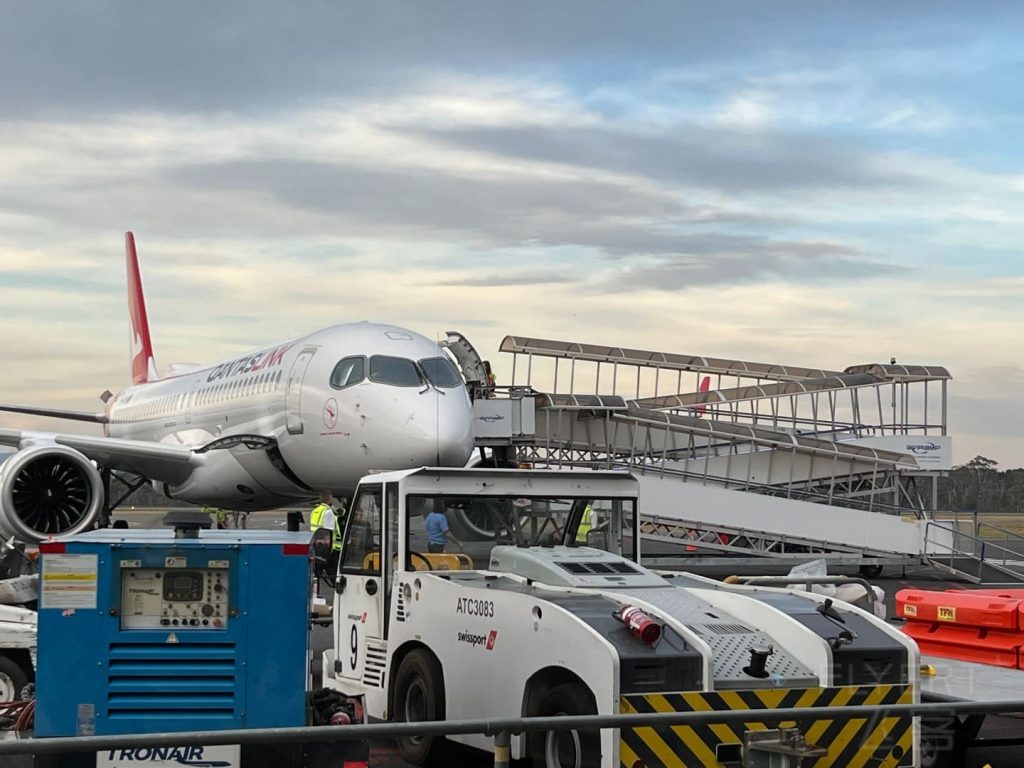 The Tiny Airport That Surprised Me: Qantas Economy Hobart to Melbourne