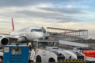 The Tiny Airport That Surprised Me: Qantas Economy Hobart to Melbourne